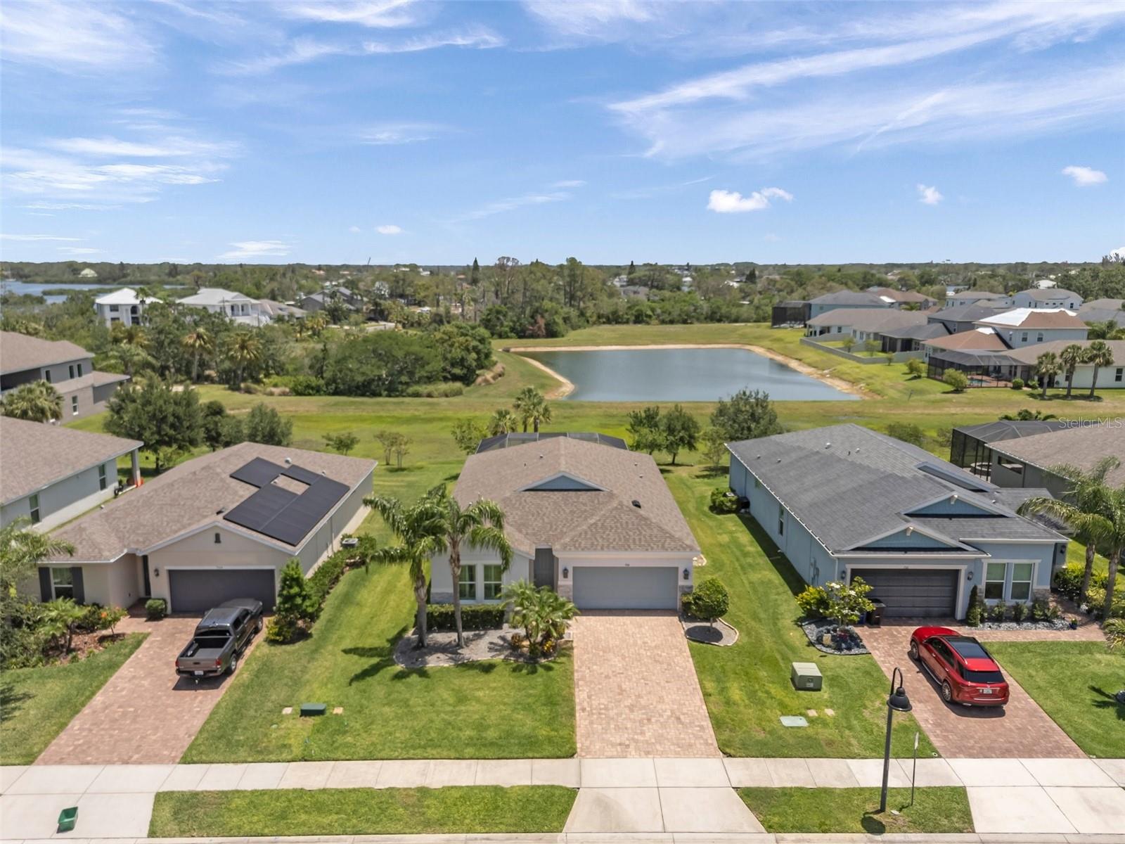 Image 3 of 52 For 764 W Bayshore Dr