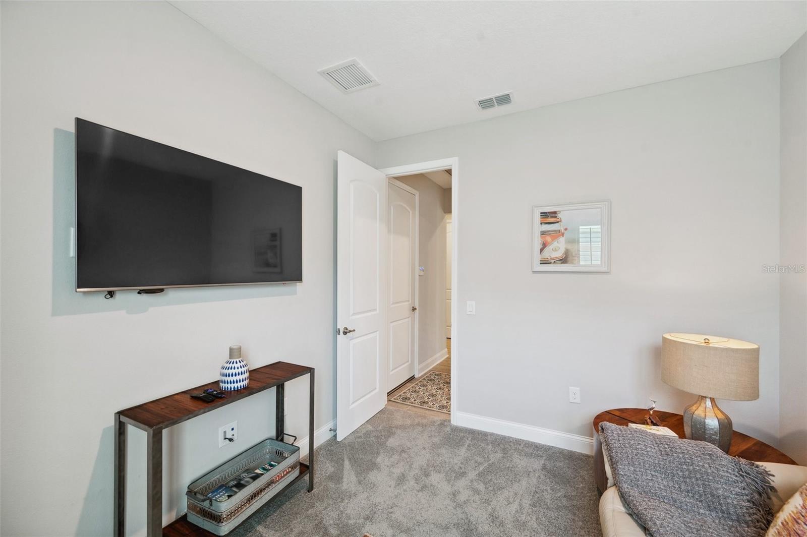 Image 33 of 52 For 764 W Bayshore Dr