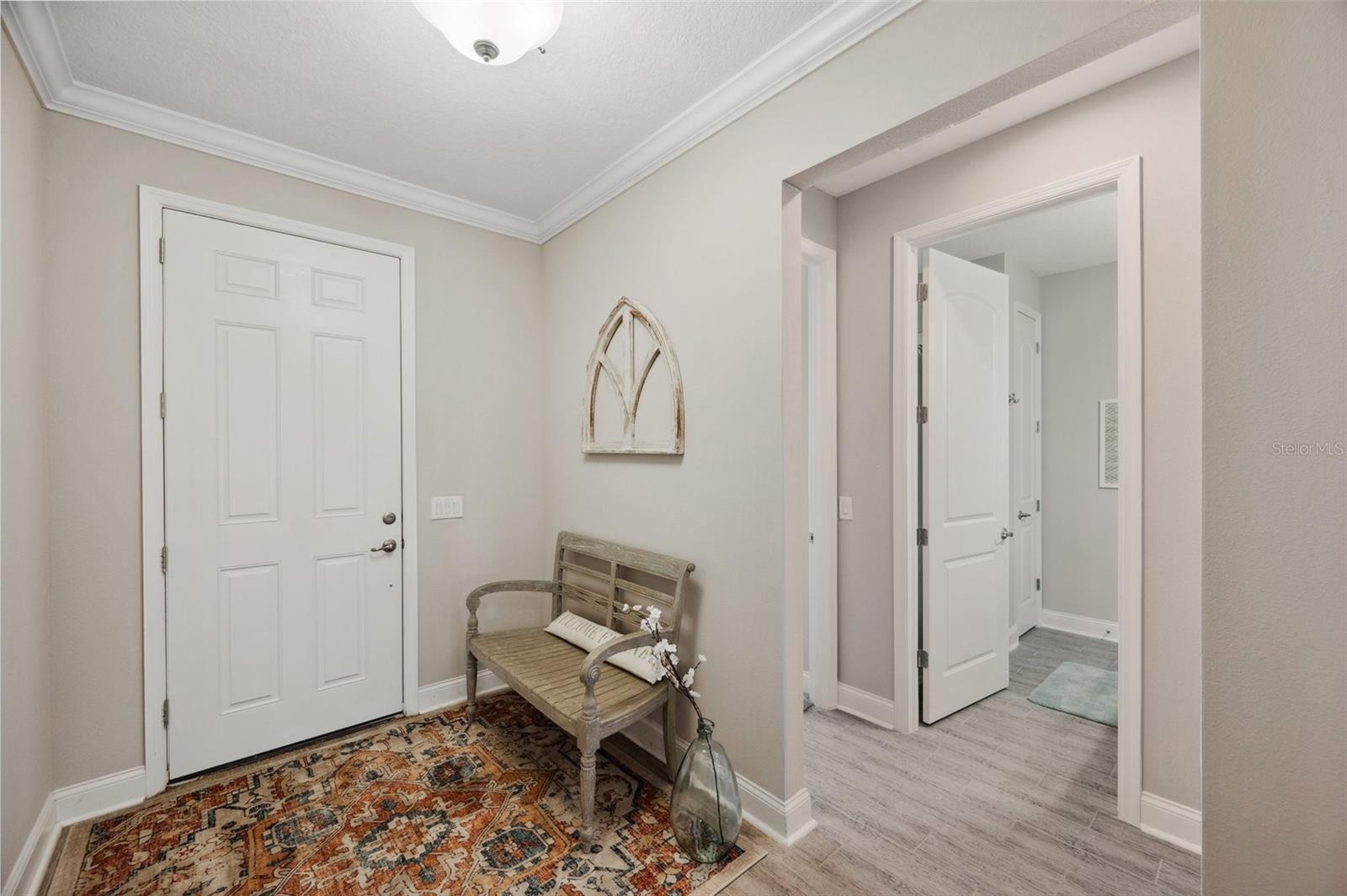 Image 6 of 52 For 764 W Bayshore Dr