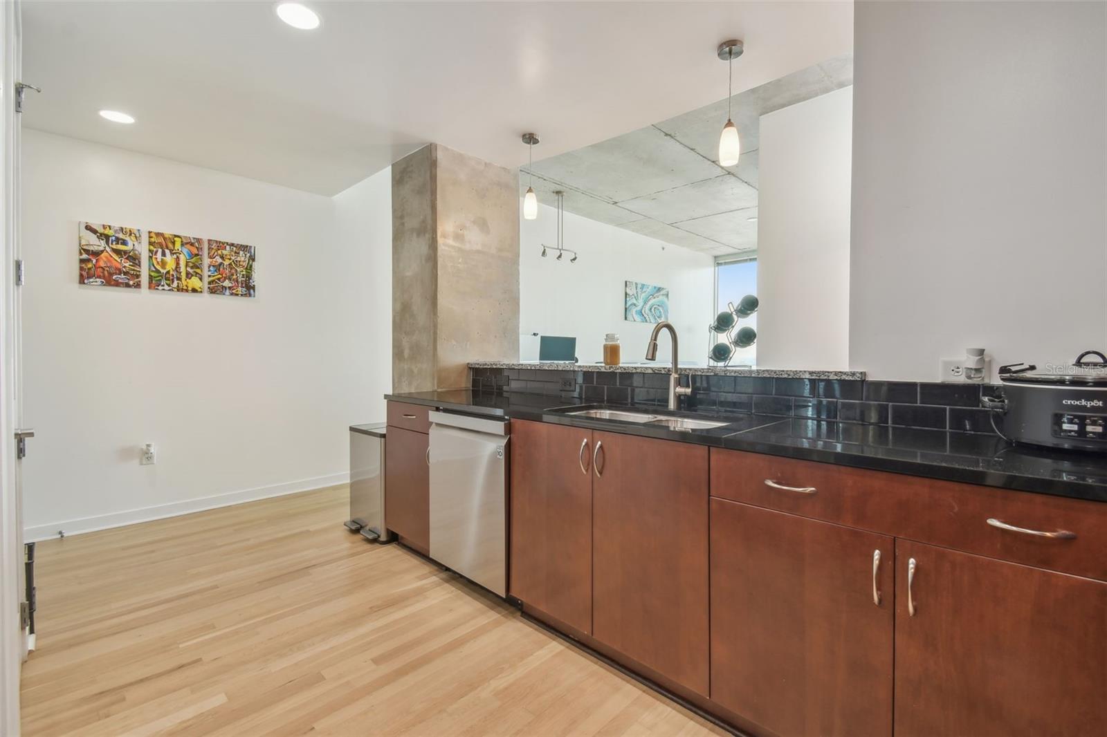 Image 7 of 76 For 777 Ashley Drive 3009
