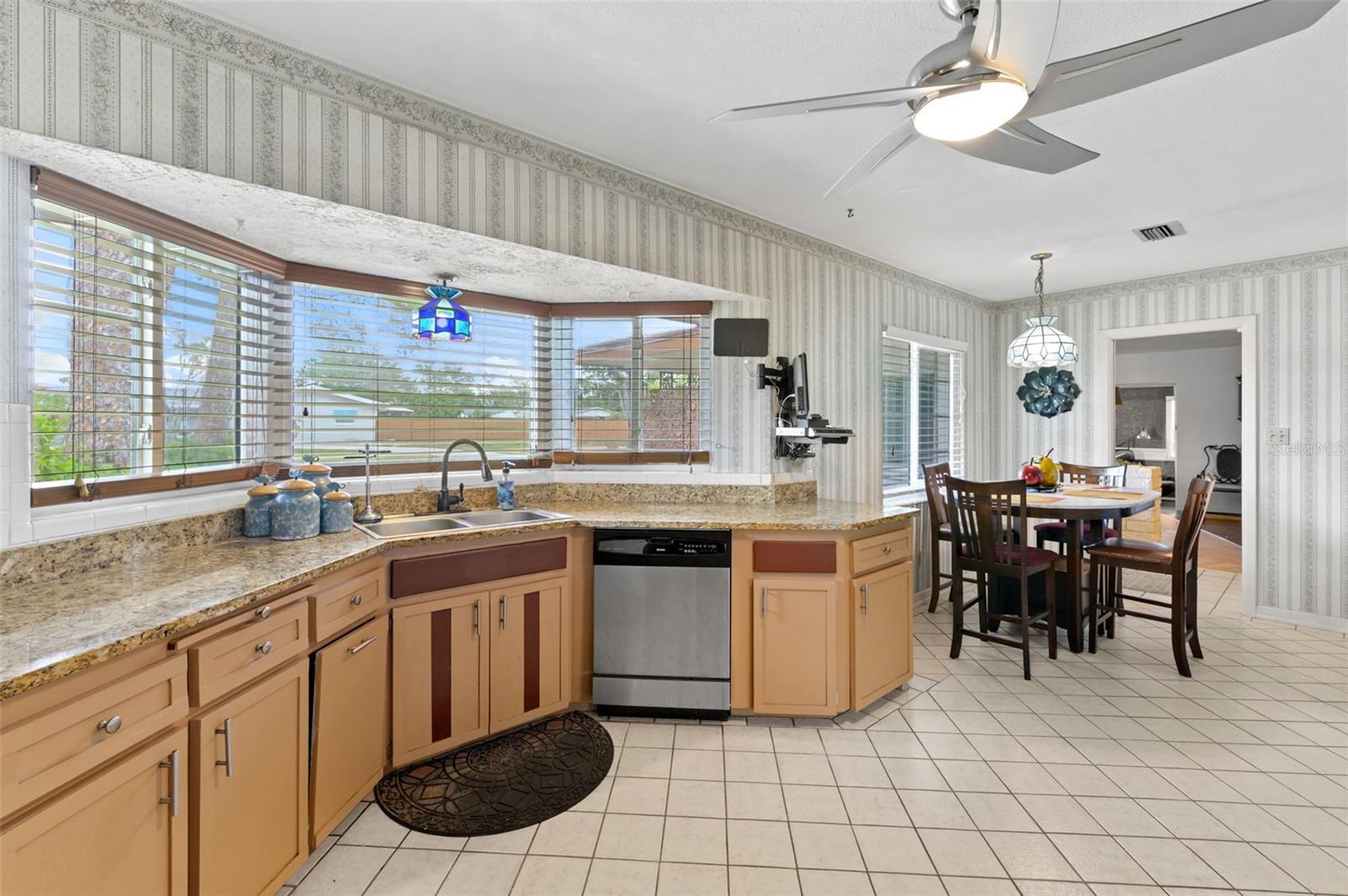Image 14 of 36 For 6801 Pinellas Point Drive S