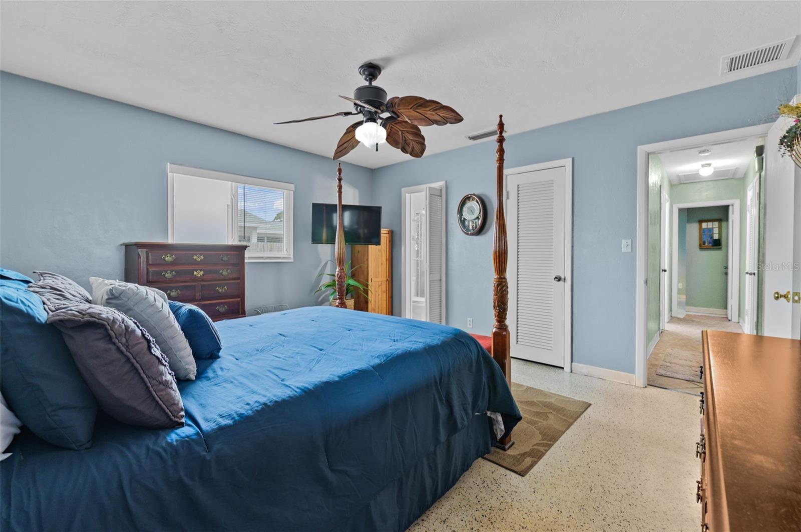 Image 18 of 36 For 6801 Pinellas Point Drive S