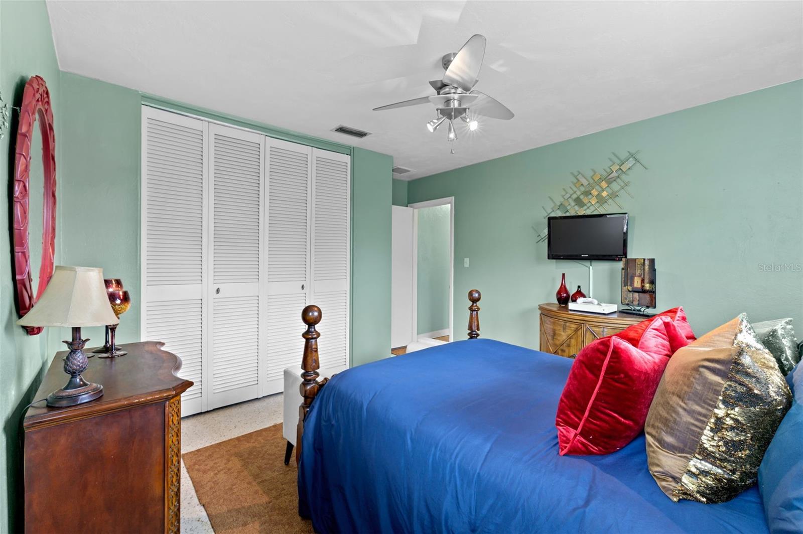 Image 24 of 36 For 6801 Pinellas Point Drive S