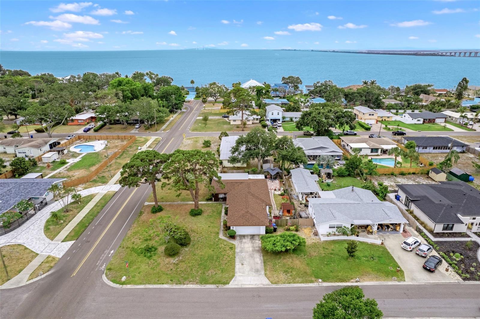 Image 32 of 36 For 6801 Pinellas Point Drive S