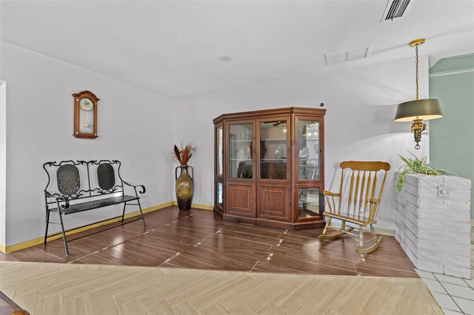 Image 4 of 36 For 6801 Pinellas Point Drive S