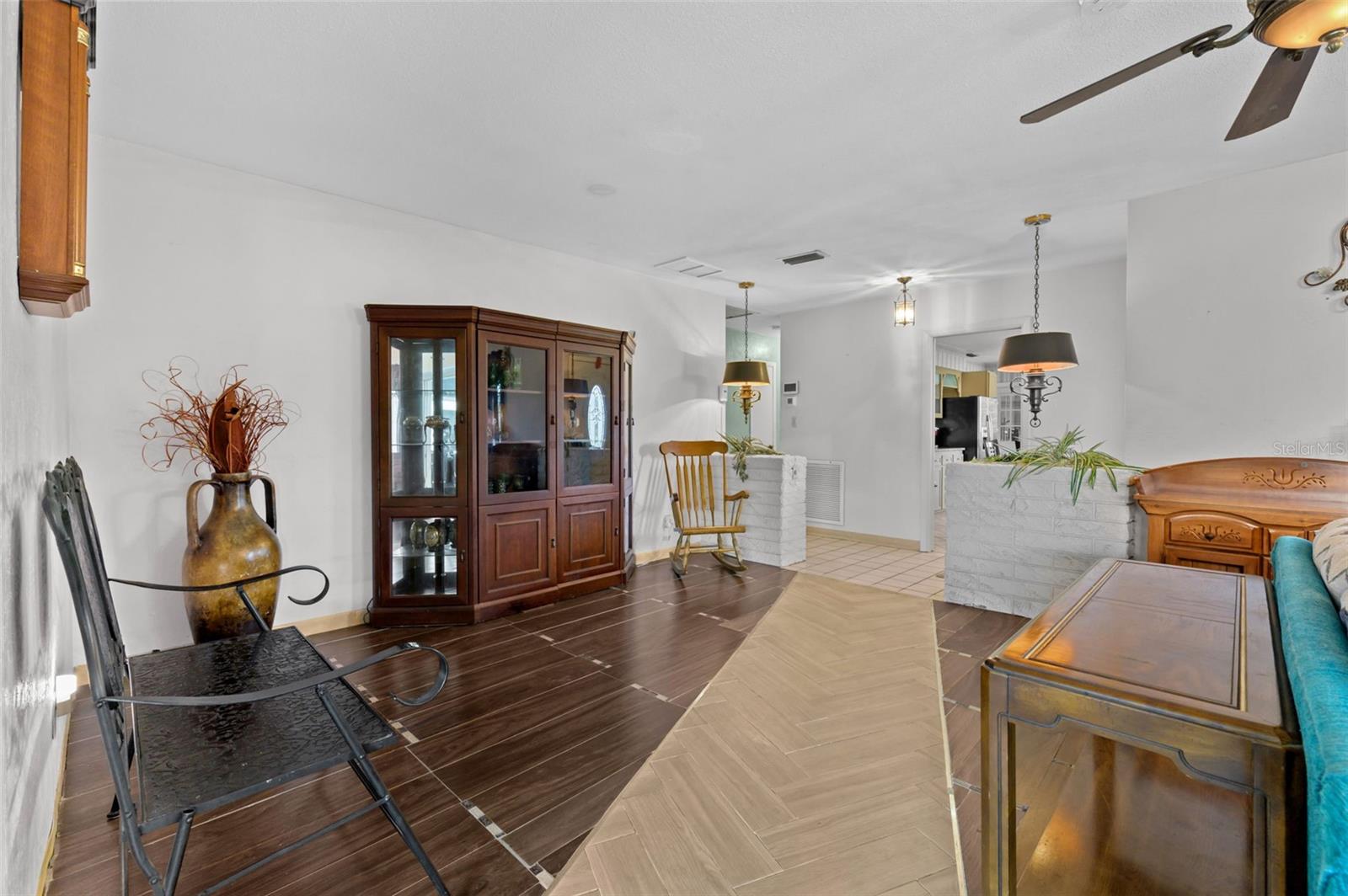 Image 9 of 36 For 6801 Pinellas Point Drive S