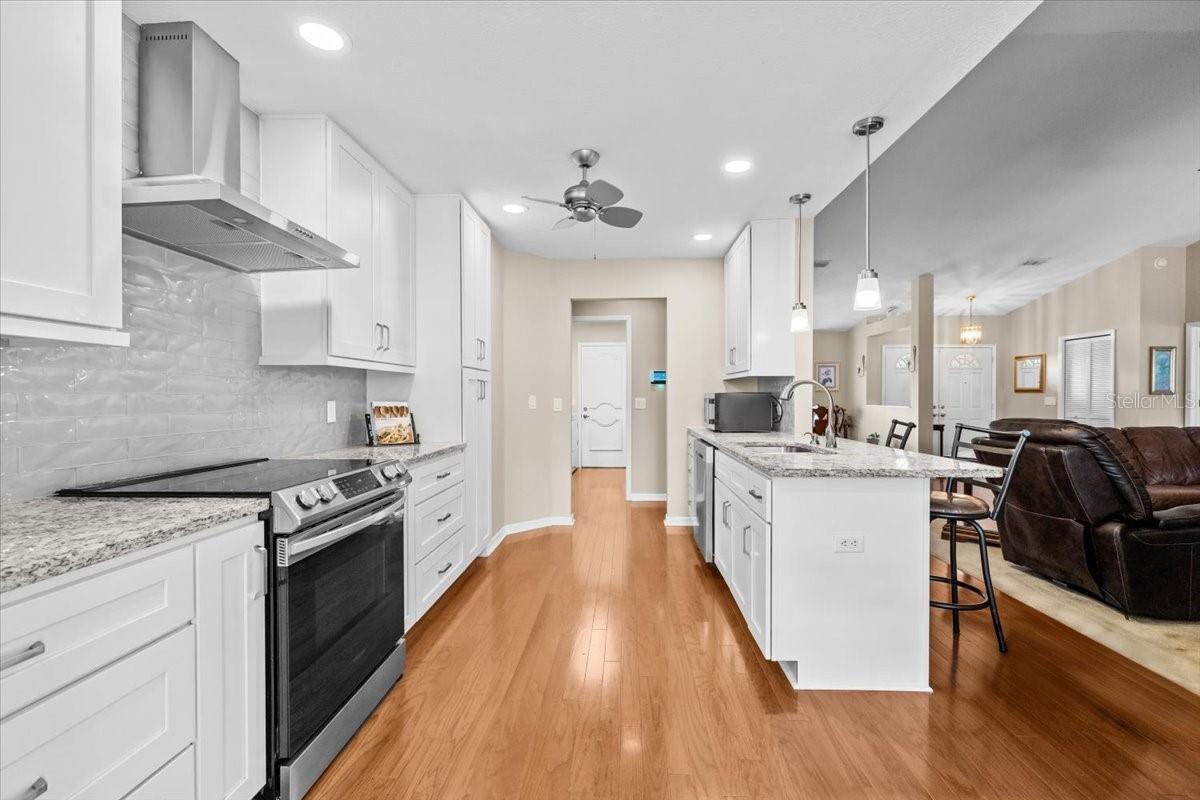 Listing photo id 9 for 5405 El Cerro Drive