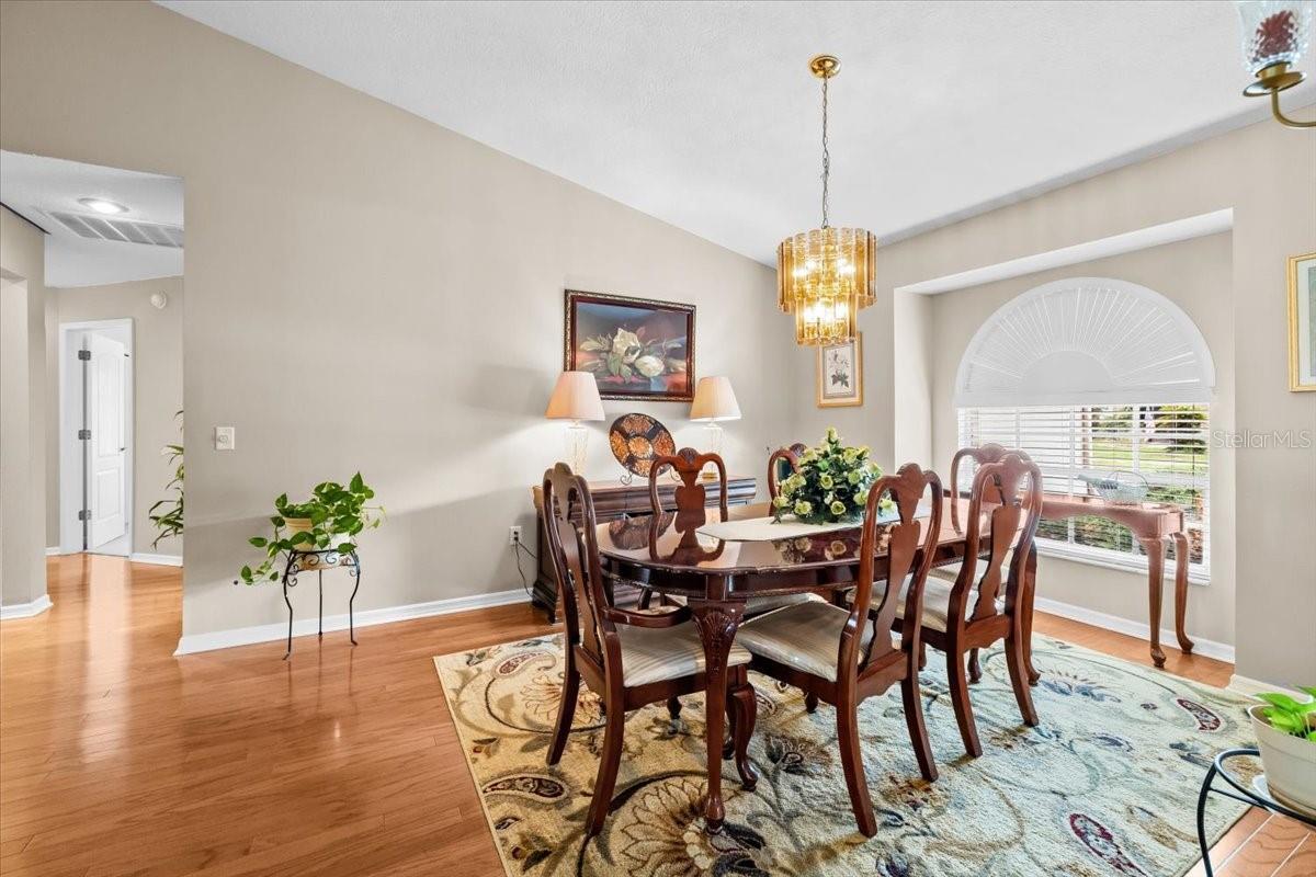 Listing photo id 3 for 5405 El Cerro Drive