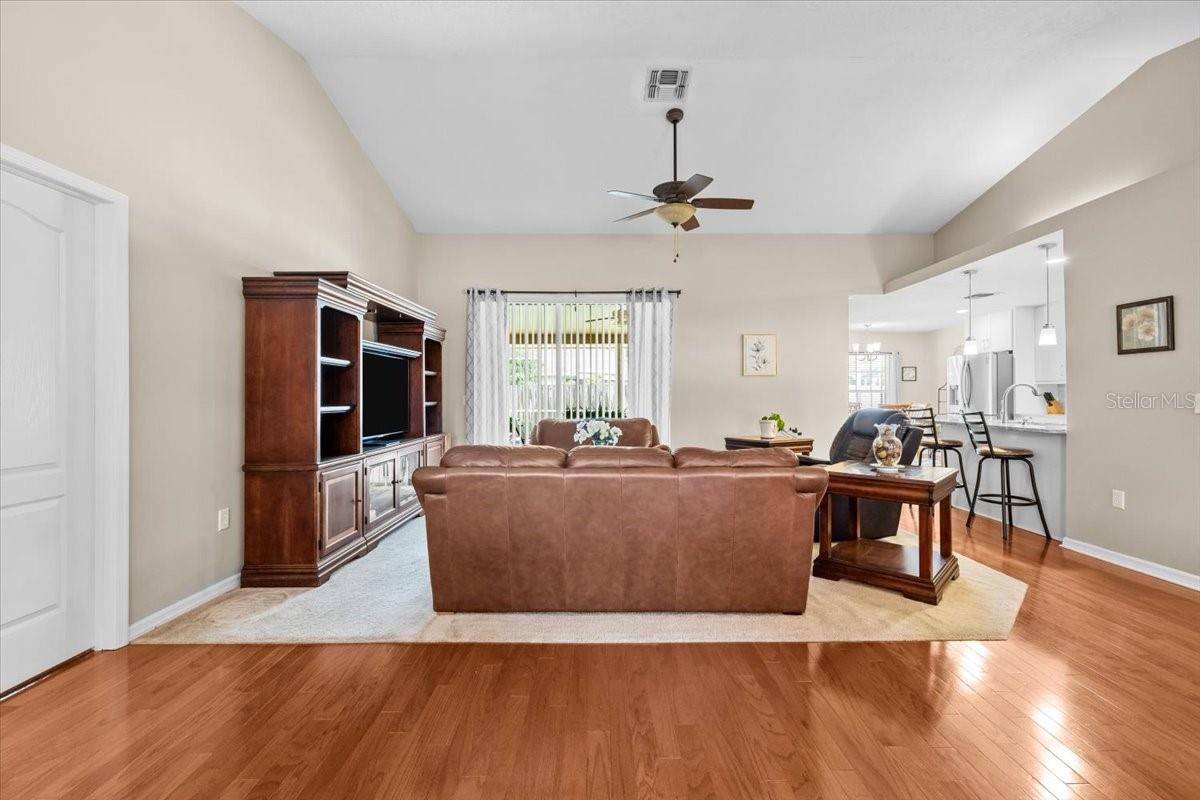 Listing photo id 5 for 5405 El Cerro Drive