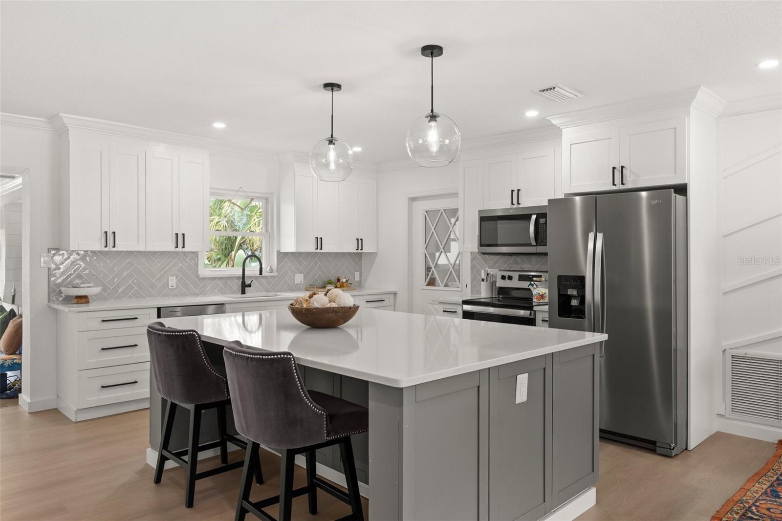 Image 11 of 32 For 4709 Fair Oaks Avenue
