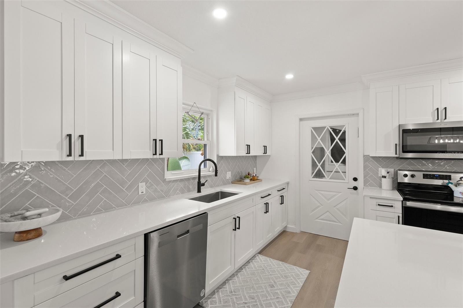 Image 14 of 32 For 4709 Fair Oaks Avenue