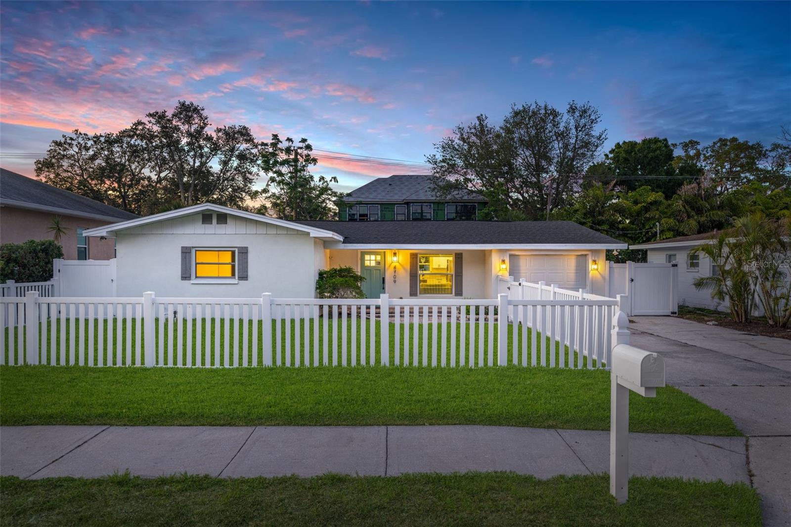 Image 2 of 32 For 4709 Fair Oaks Avenue