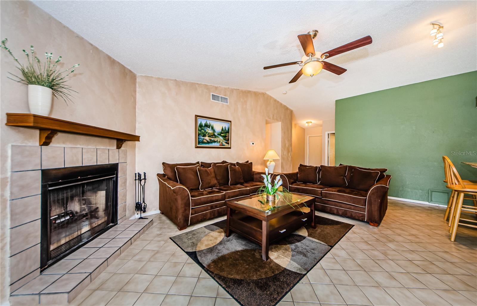 Image 14 of 52 For 699 Merlins Court