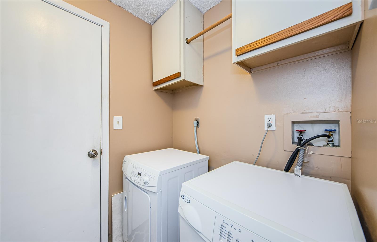 Image 39 of 52 For 699 Merlins Court