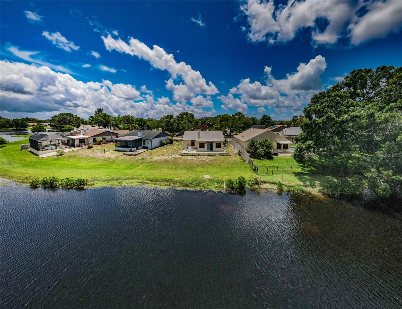 Listing photo id 55 for 699 Merlins Court