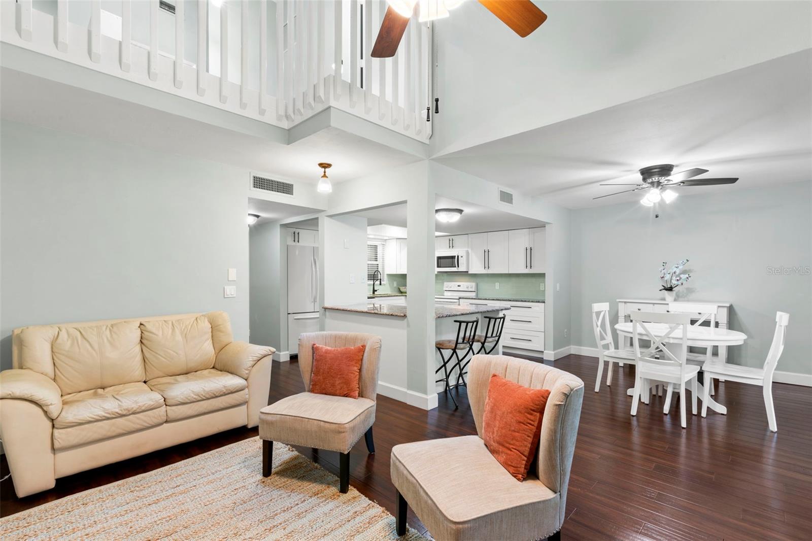 Listing photo id 8 for 2033 Arbor Drive