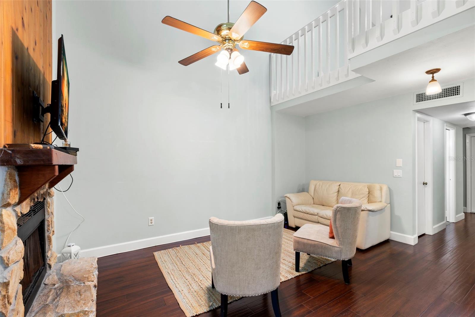 Listing photo id 10 for 2033 Arbor Drive