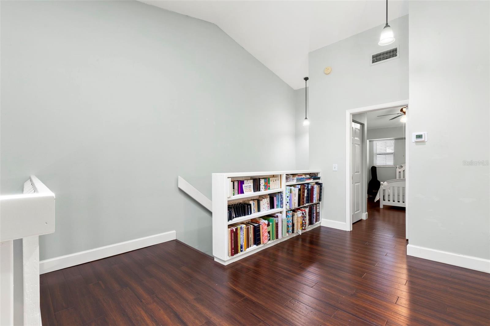 Listing photo id 14 for 2033 Arbor Drive