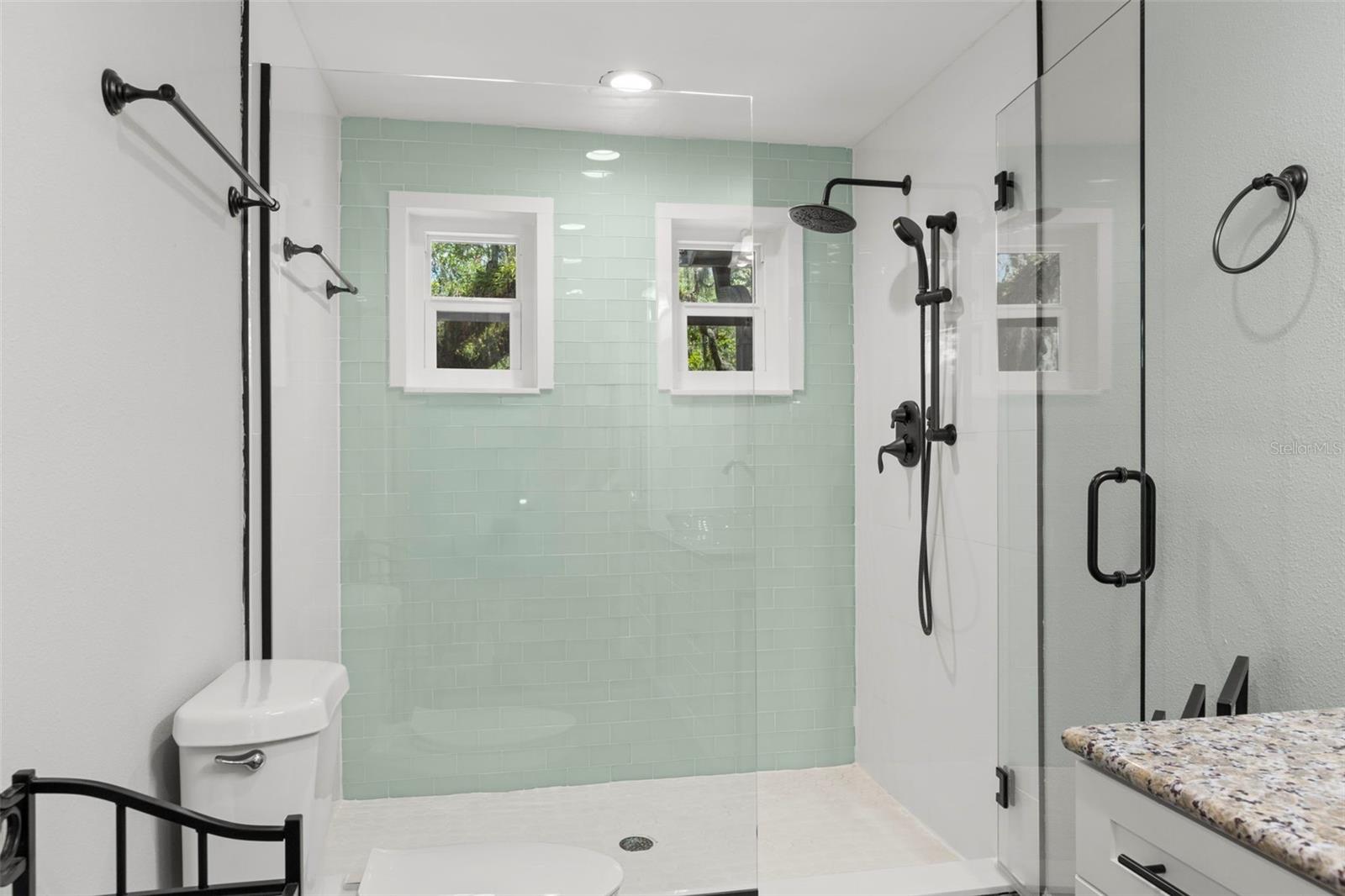 Listing photo id 19 for 2033 Arbor Drive