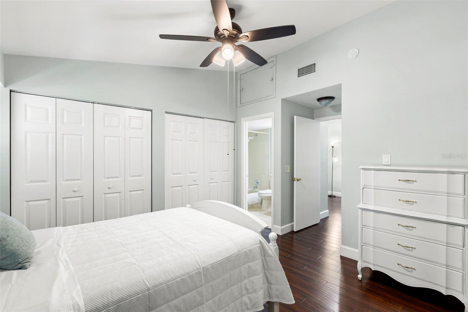 Listing photo id 22 for 2033 Arbor Drive
