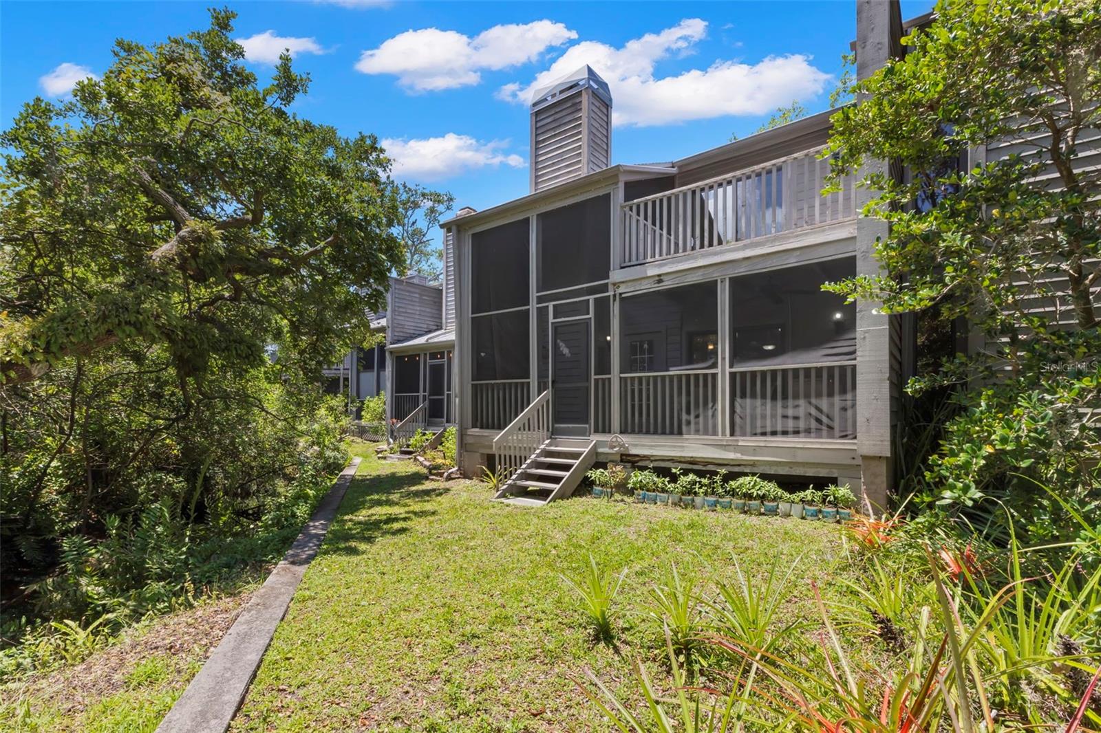 Listing photo id 26 for 2033 Arbor Drive