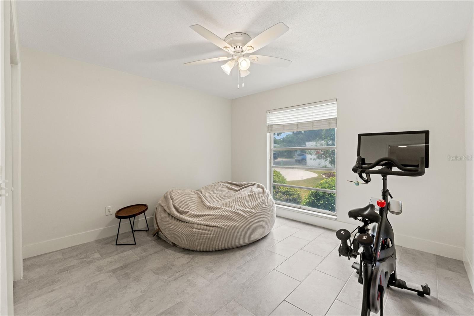 Image 31 of 49 For 1240 Harbor Lake Dr