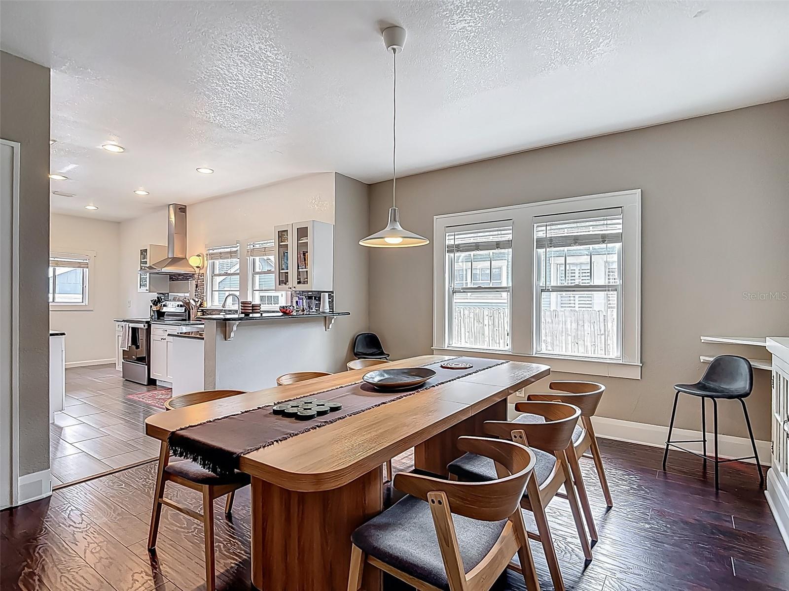 Image 12 of 47 For 207 Chelsea Street