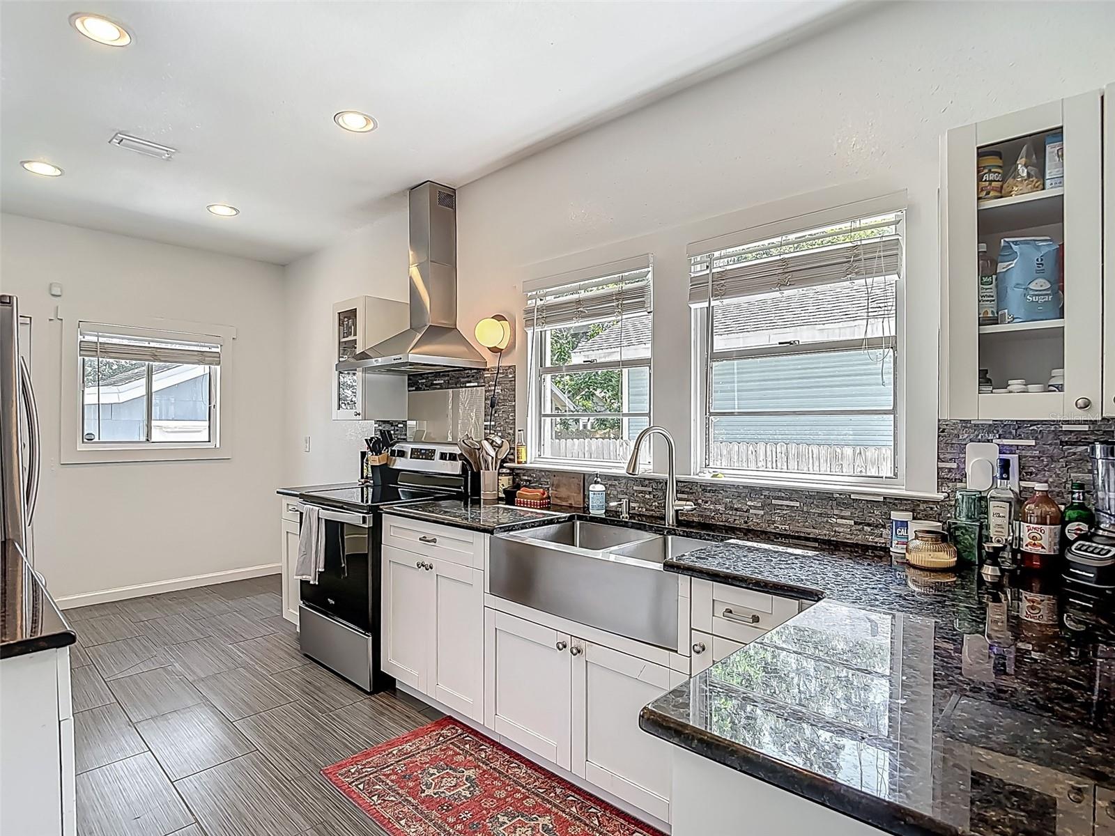 Image 16 of 47 For 207 Chelsea Street