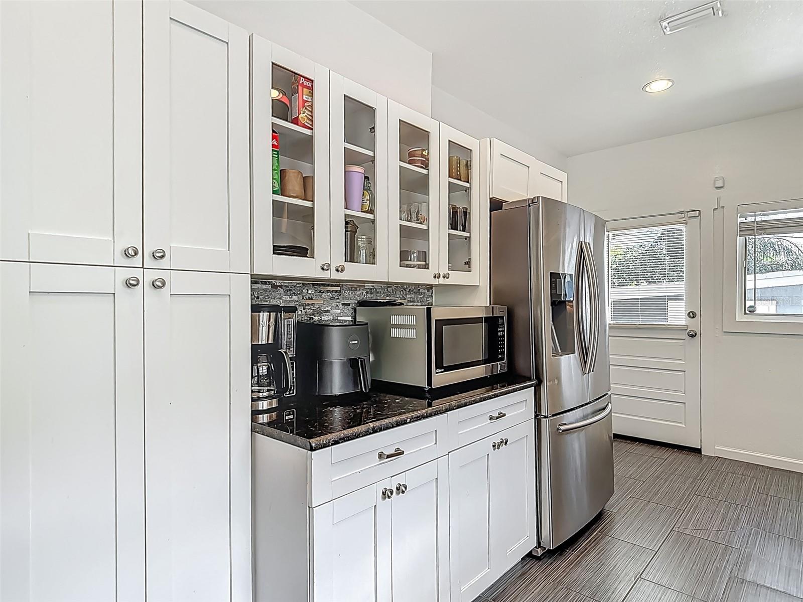 Image 17 of 47 For 207 Chelsea Street