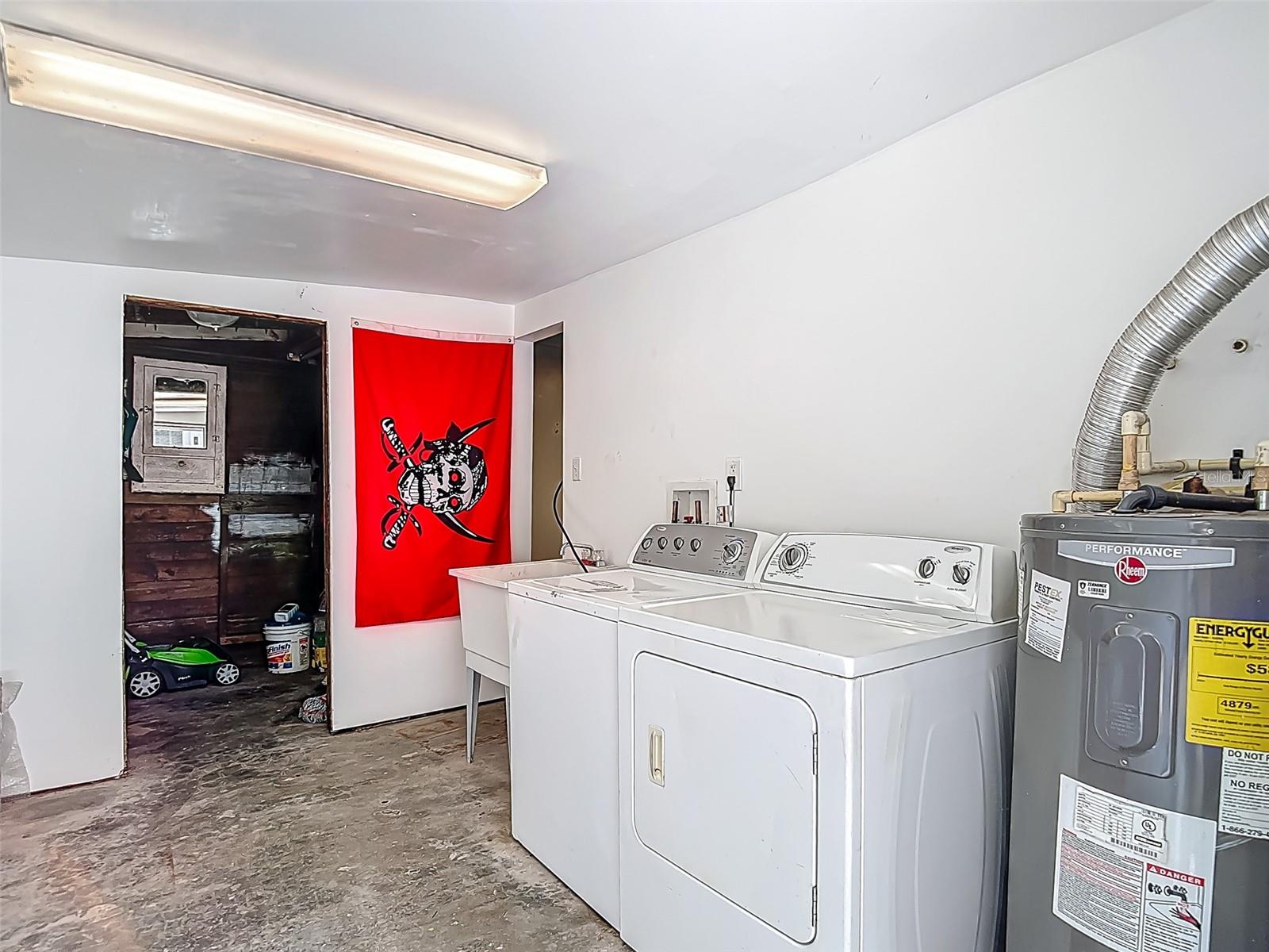 Image 42 of 47 For 207 Chelsea Street