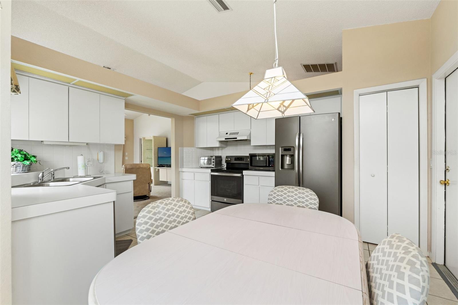 Image 11 of 32 For 9188 Rhett Lane