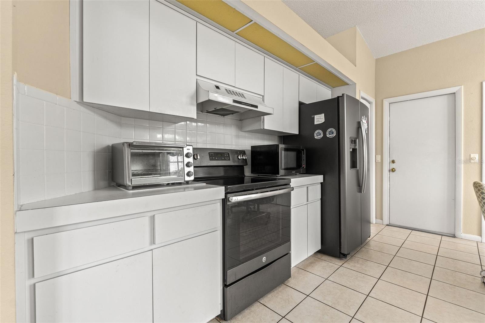 Image 12 of 32 For 9188 Rhett Lane