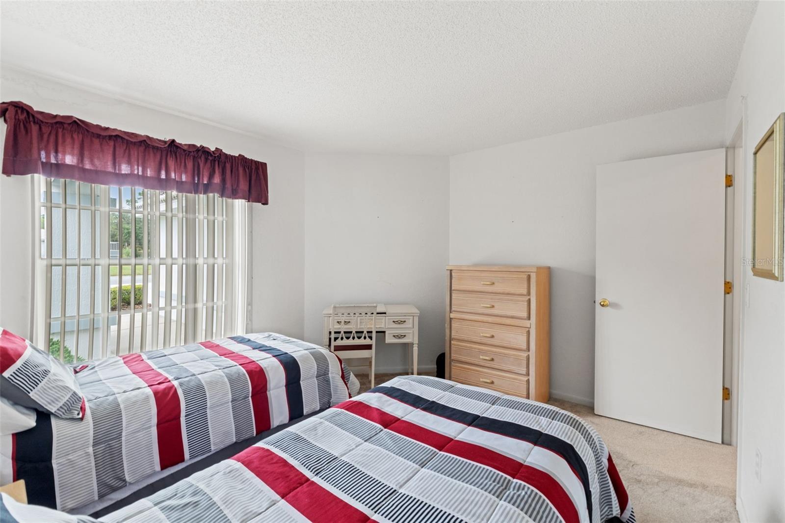 Image 21 of 32 For 9188 Rhett Lane
