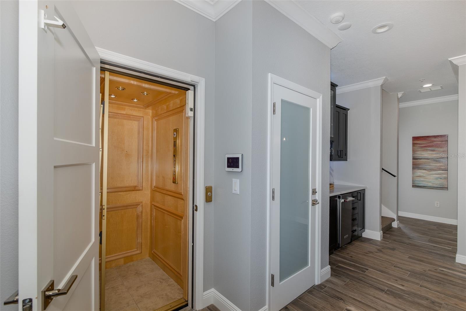 Image 40 of 49 For 2750 Reserve Court 101