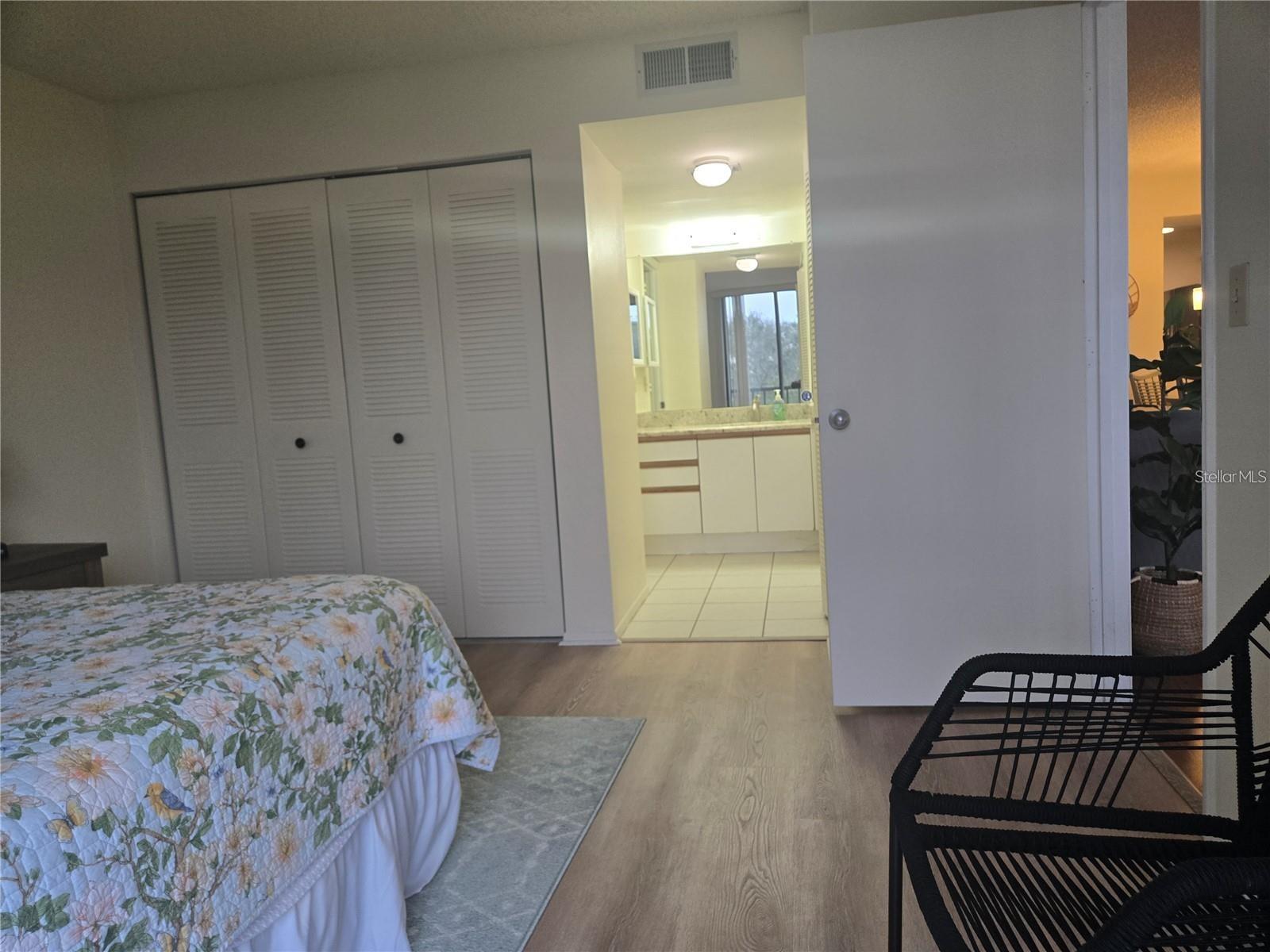 Image 10 of 21 For 800 Cove Cay Drive 4c