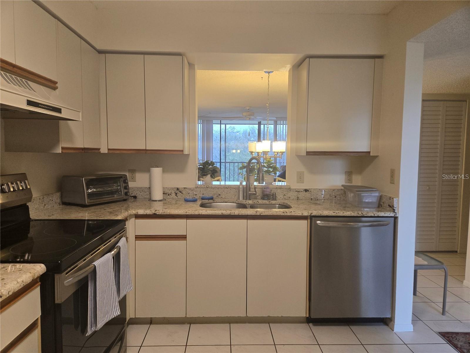 Image 16 of 21 For 800 Cove Cay Drive 4c