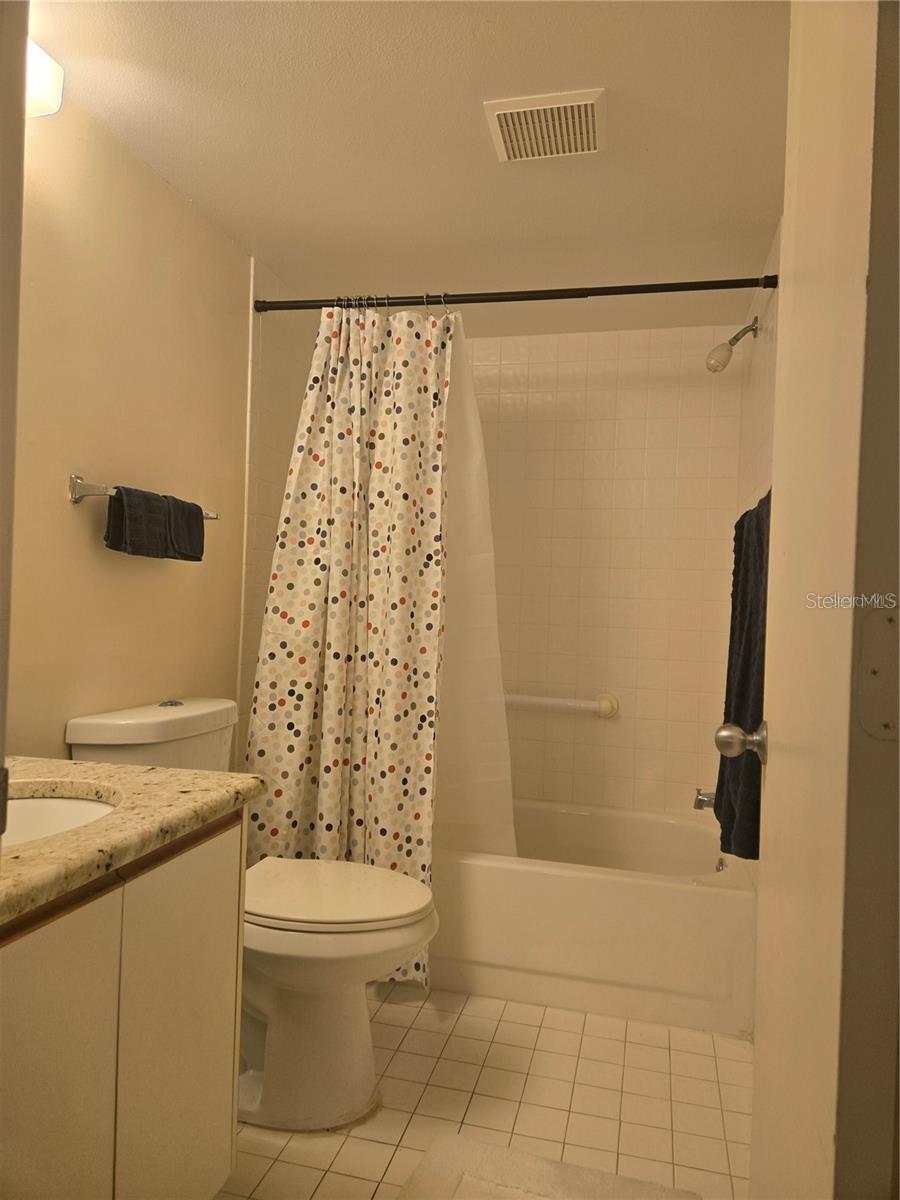 Image 17 of 21 For 800 Cove Cay Drive 4c