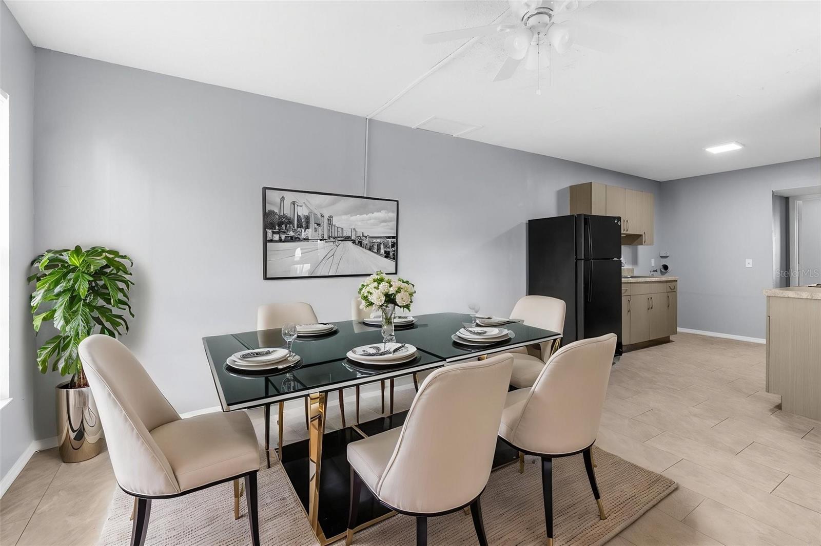 Listing photo id 5 for 6412 Diamond Street A And B
