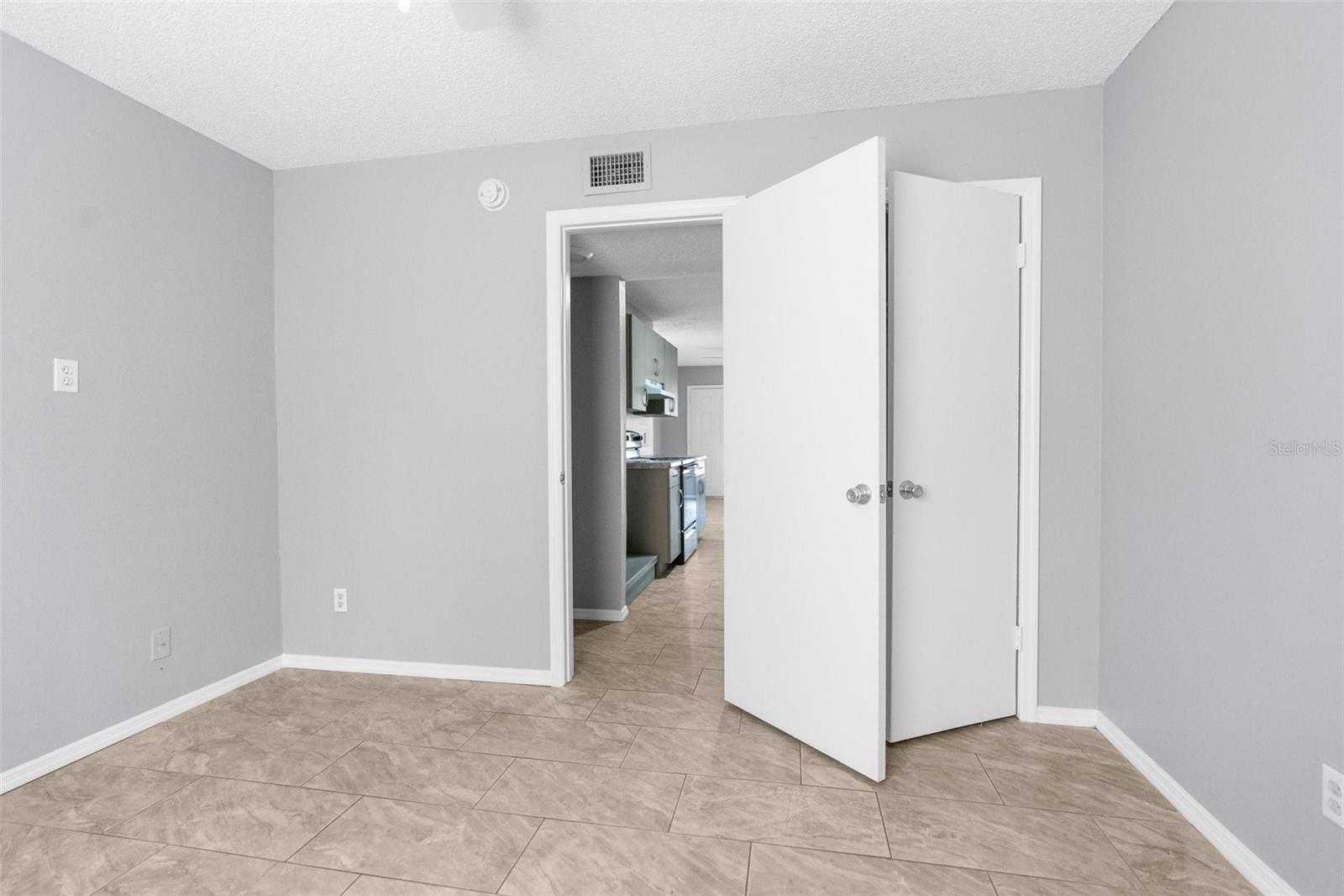 Image 14 of 24 For 6412 Diamond Street B