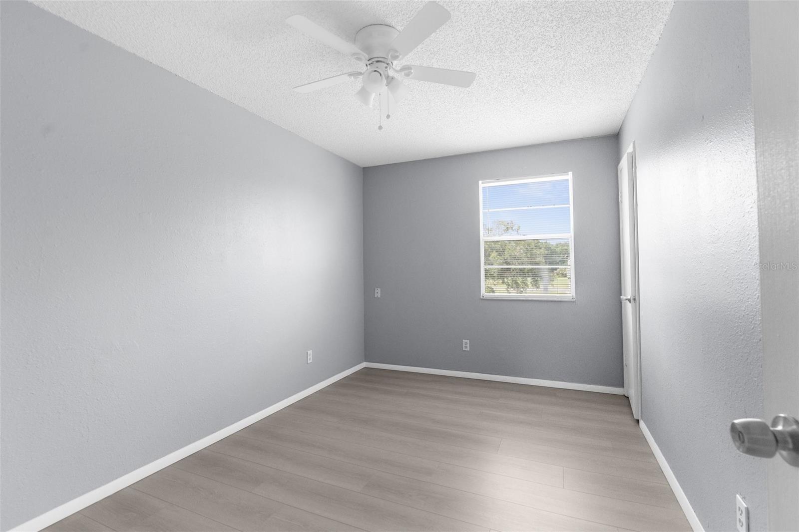 Image 17 of 24 For 6412 Diamond Street B