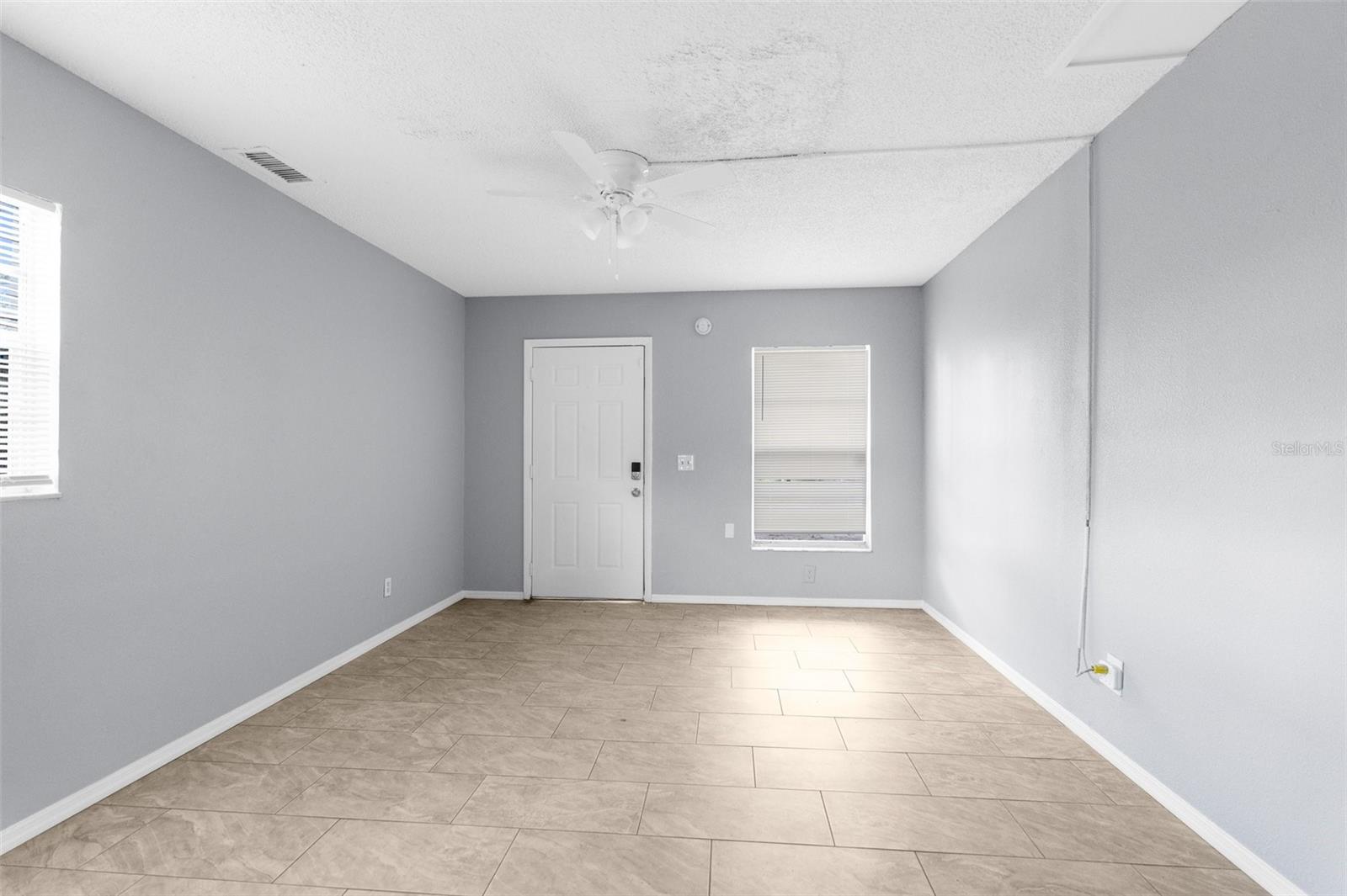 Image 3 of 24 For 6412 Diamond Street B