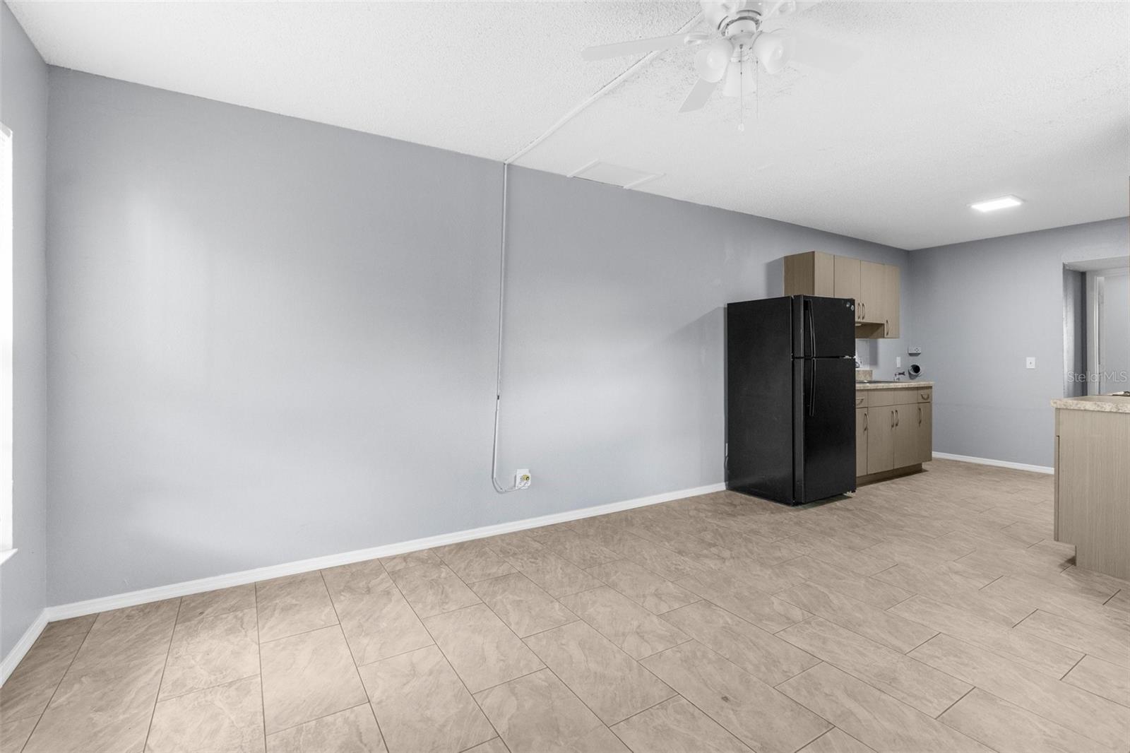Image 6 of 24 For 6412 Diamond Street B