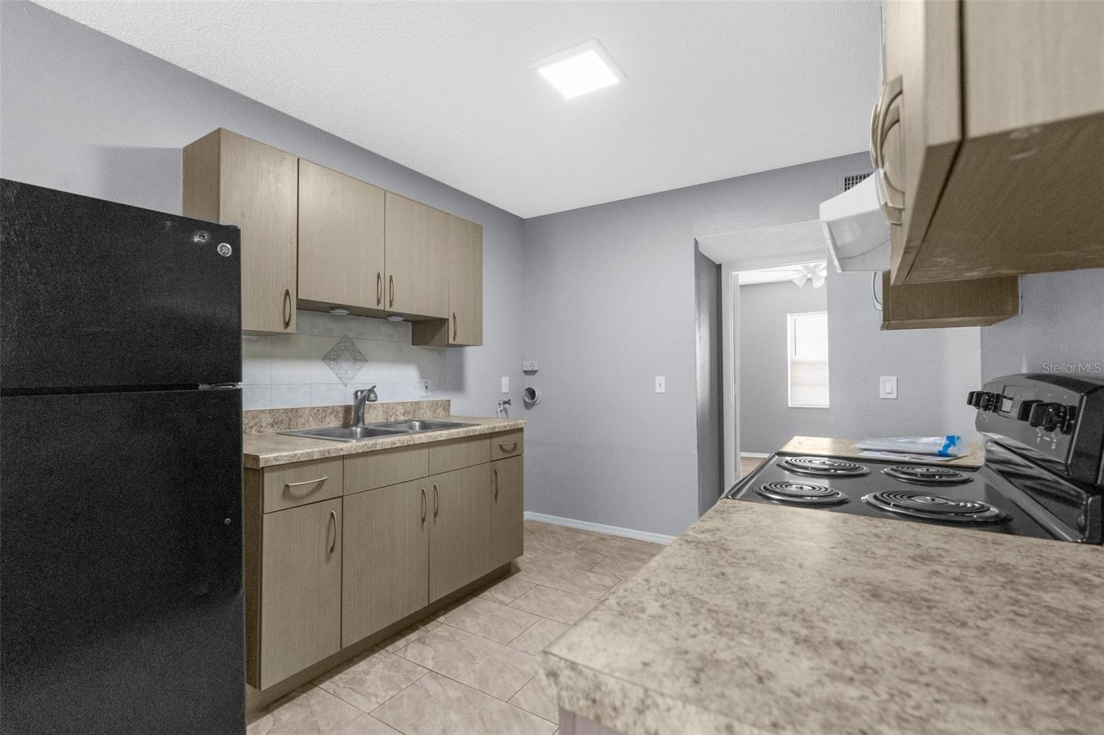 Image 9 of 24 For 6412 Diamond Street B
