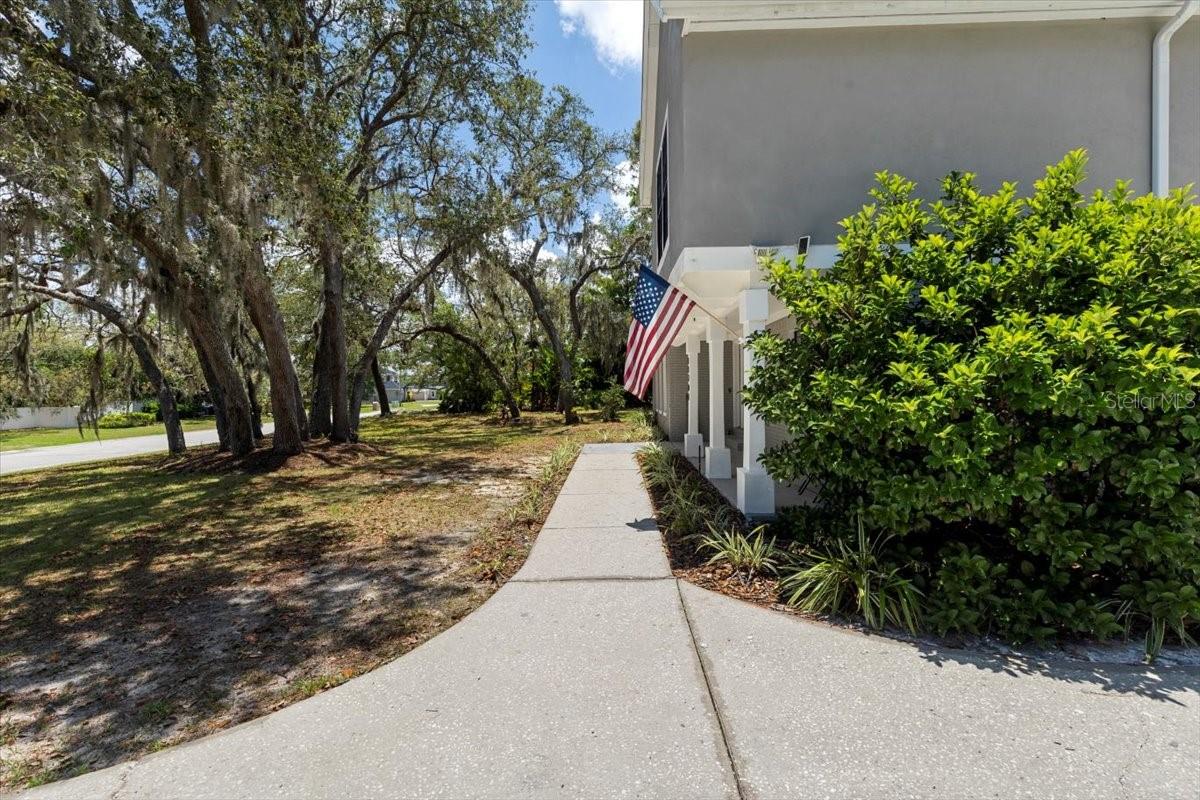 Listing photo id 10 for 11207 Donneymoor Drive