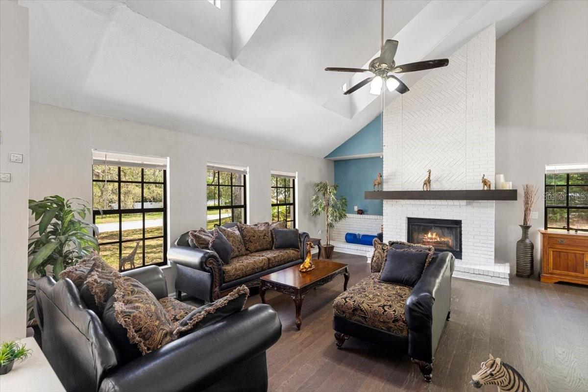 Listing photo id 16 for 11207 Donneymoor Drive