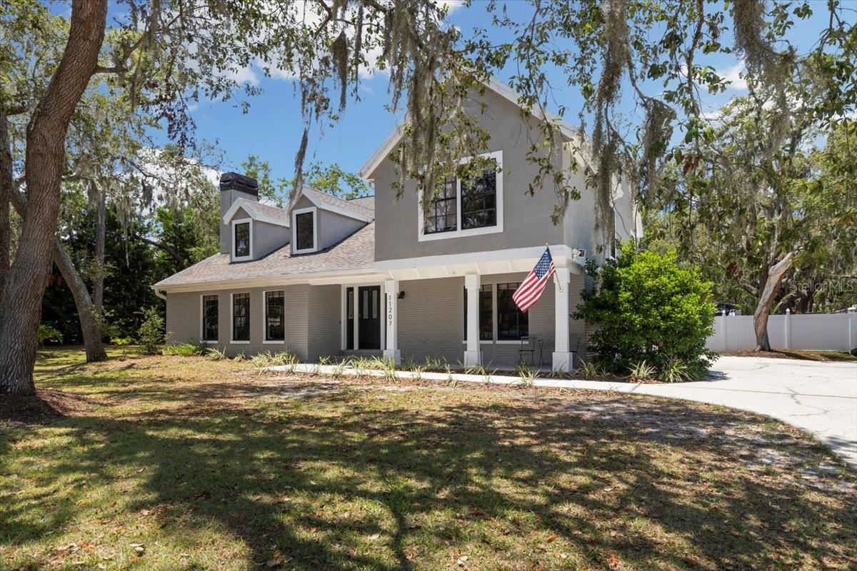 Listing photo id 2 for 11207 Donneymoor Drive