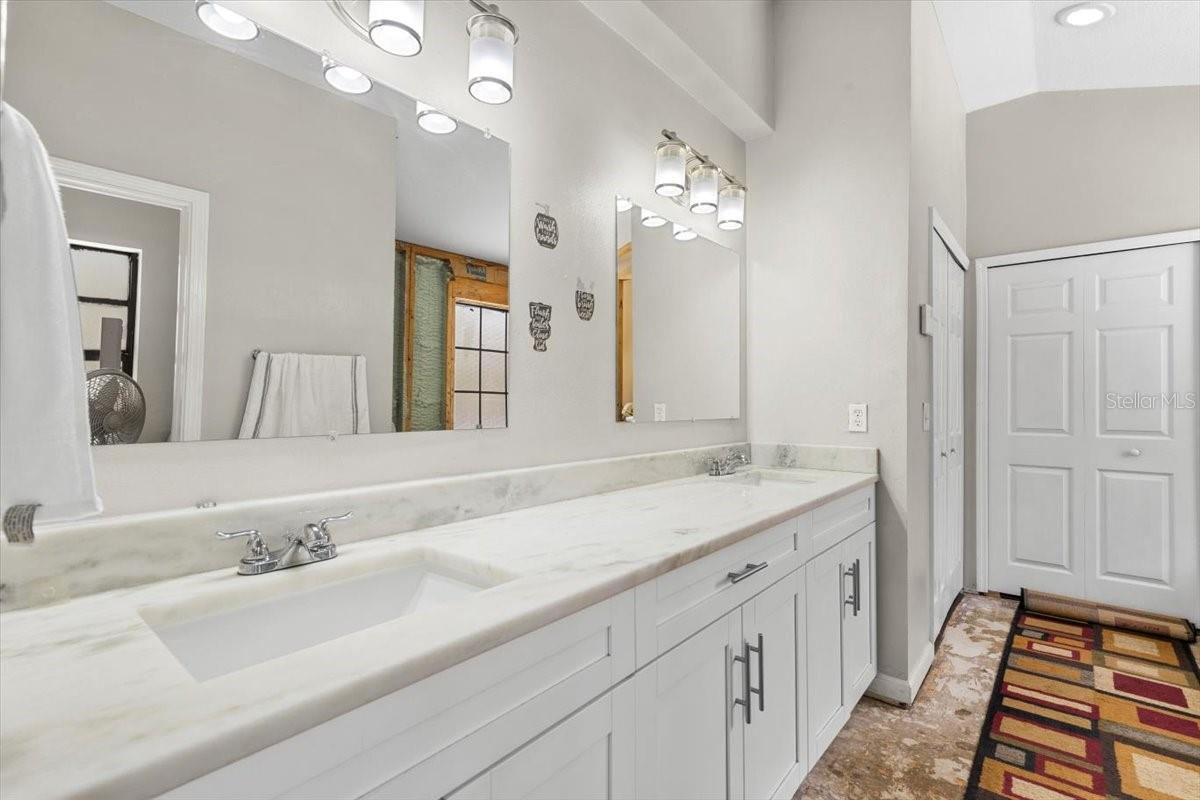 Listing photo id 39 for 11207 Donneymoor Drive