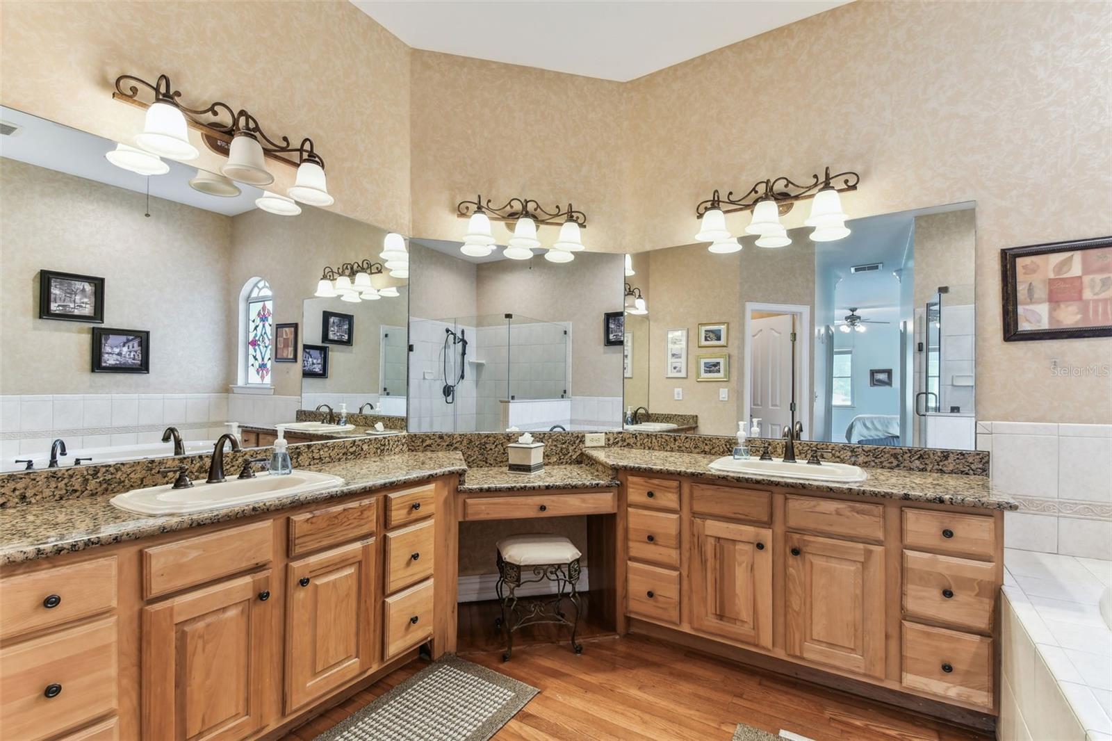 Image 51 of 100 For 2202 Colewood Lane