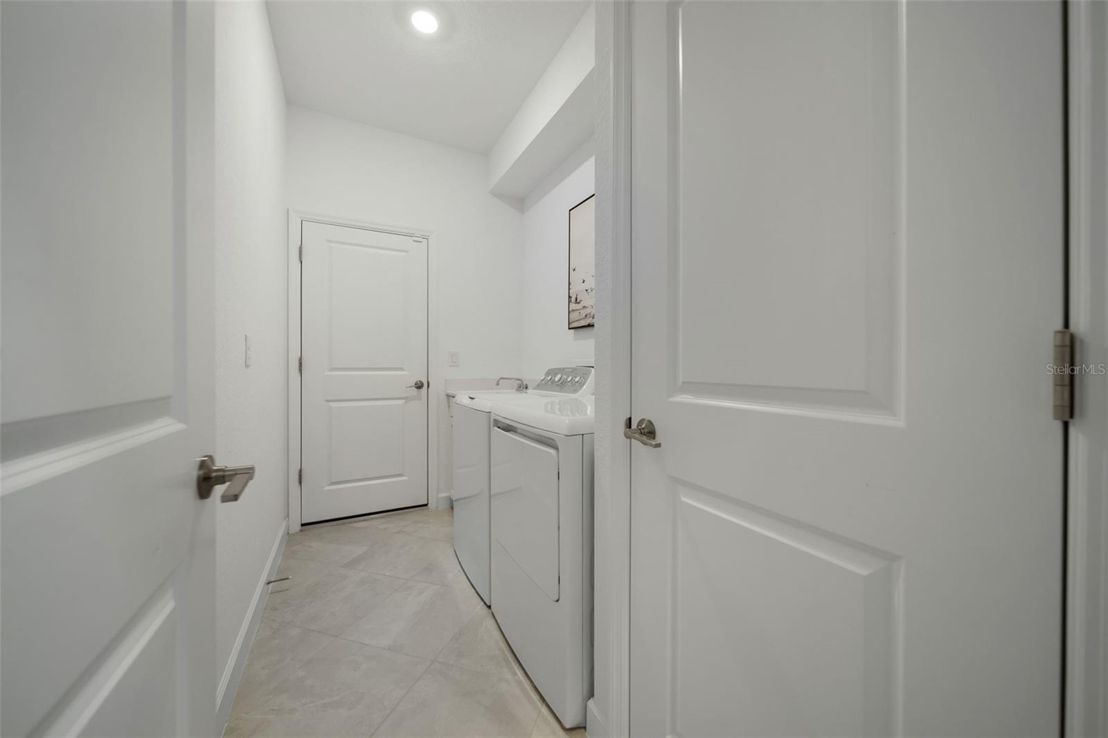 Image 36 of 53 For 8589 Saint Kitts Circle