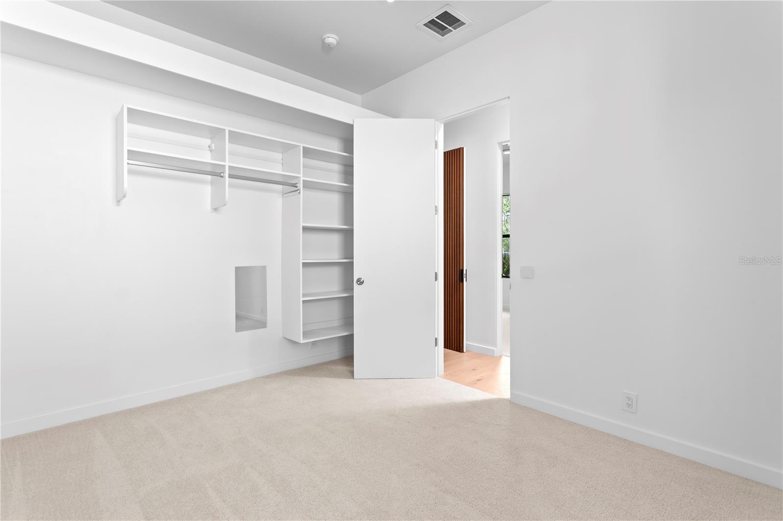 Image 16 of 49 For 500 38th Avenue Ne